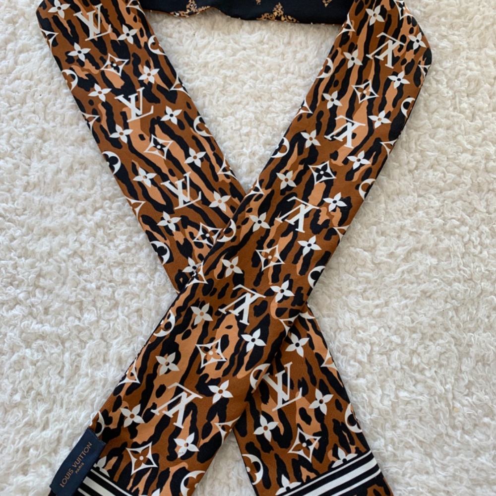 LOUIS VUITTON MONOGRAM GIANT JUNGLE BANDEAU - M73648 - Picture 9 of 15